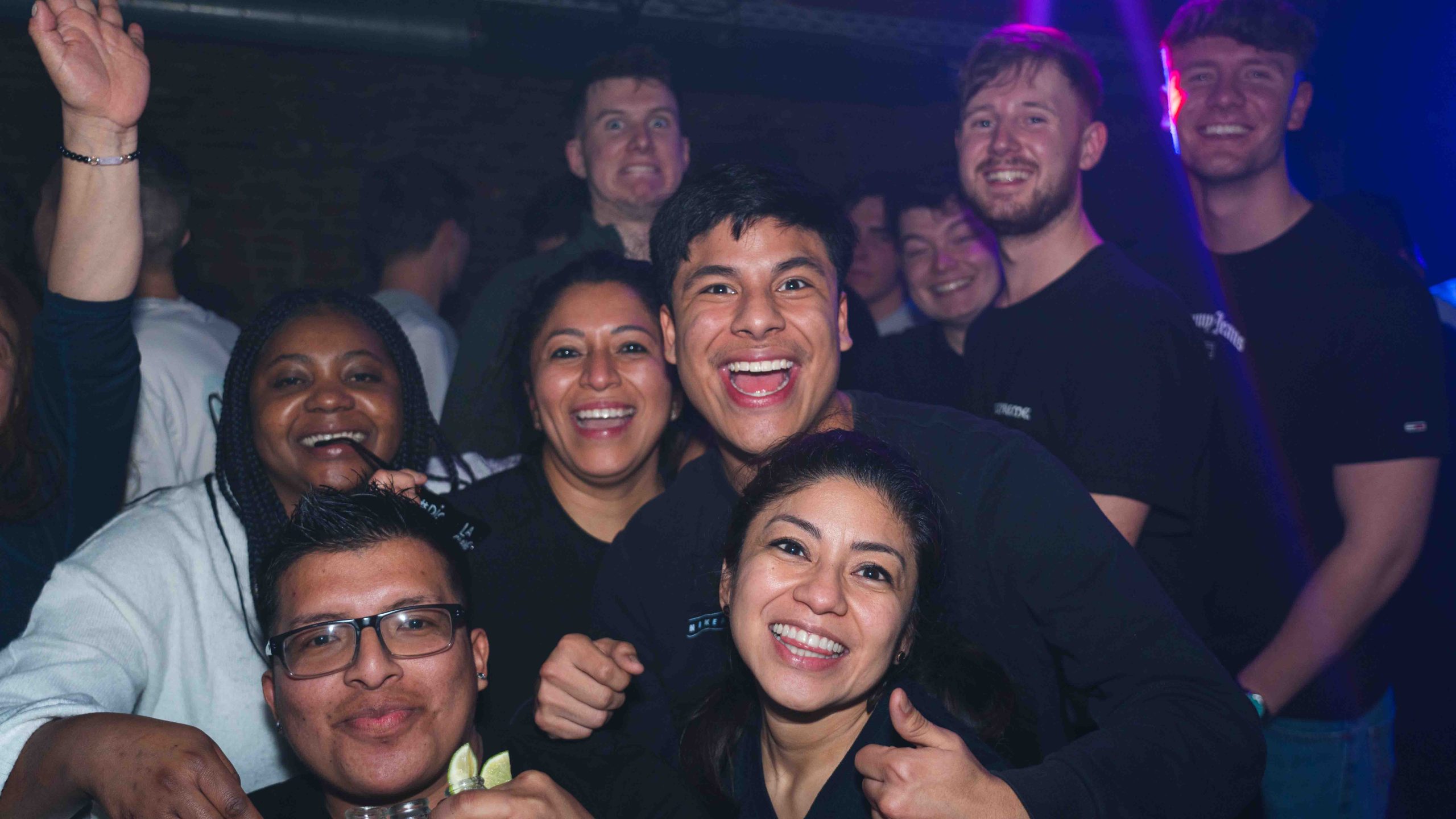 Lee más sobre el artículo Nigth Club