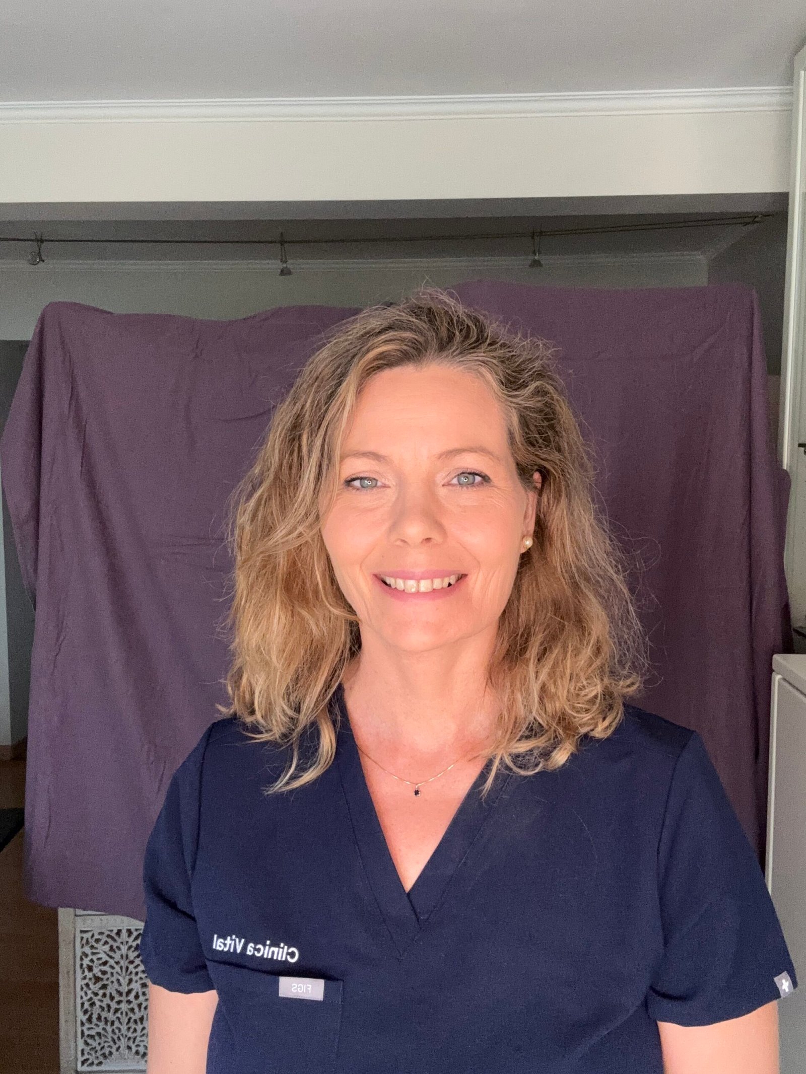 Before: phone photo of a medical nutritionist