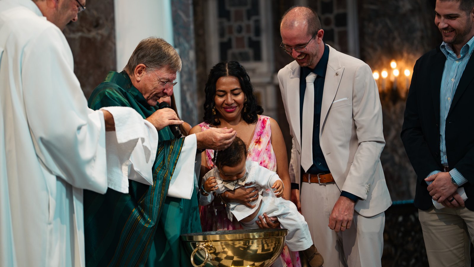 First communion photographer in Brussels, family portrait